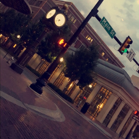 Meet your Posher, Sally - Picture 3 of 3